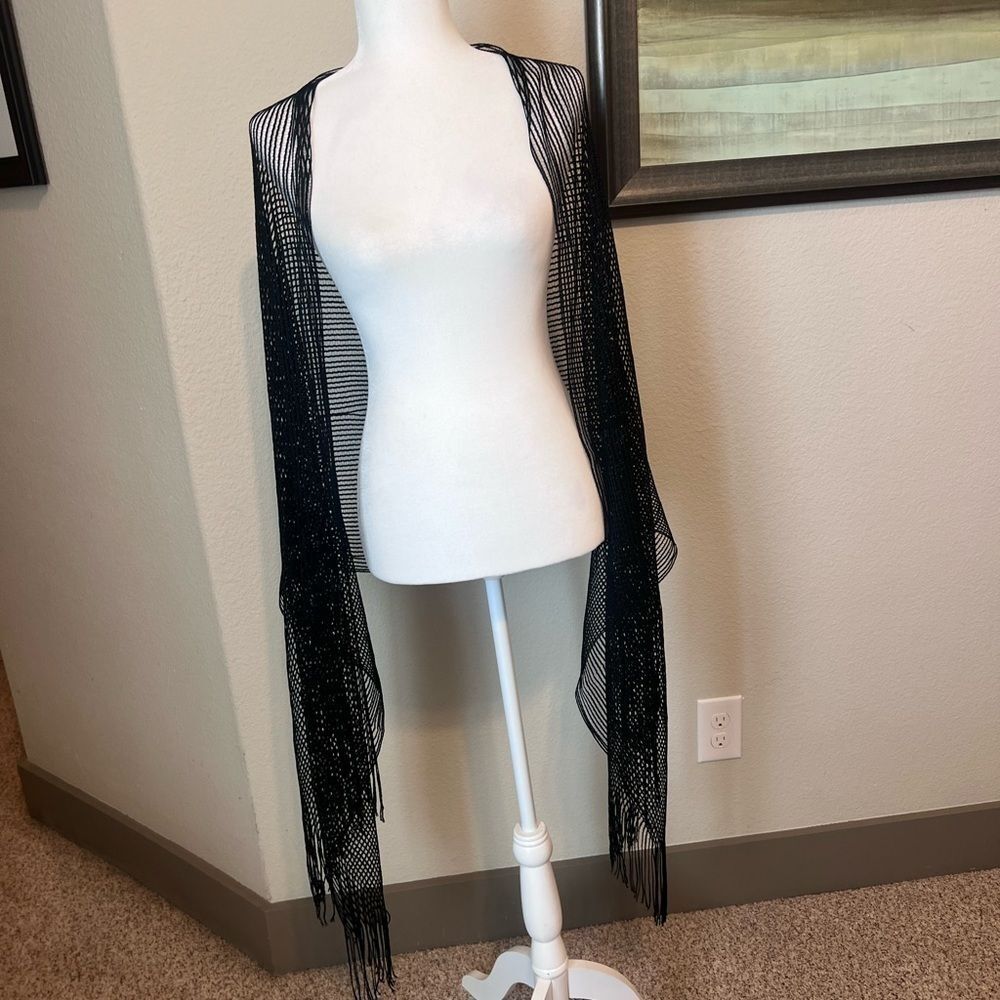Black netting wrap